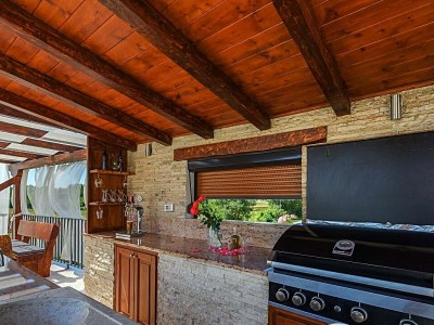 House with swimming pool near Brtonigla 6