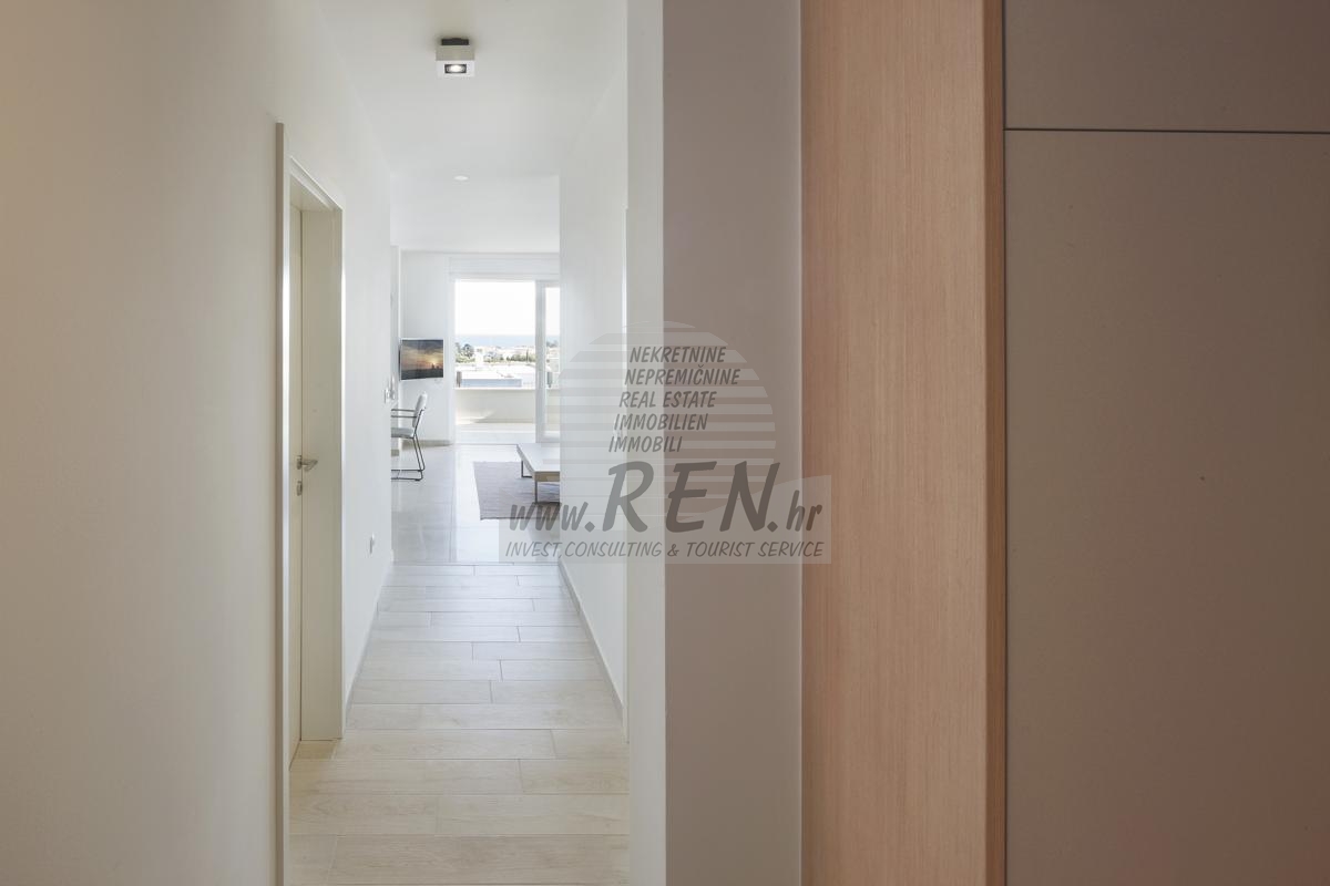 Apartma s čudovitim pogledom na morje v Novigradu 8