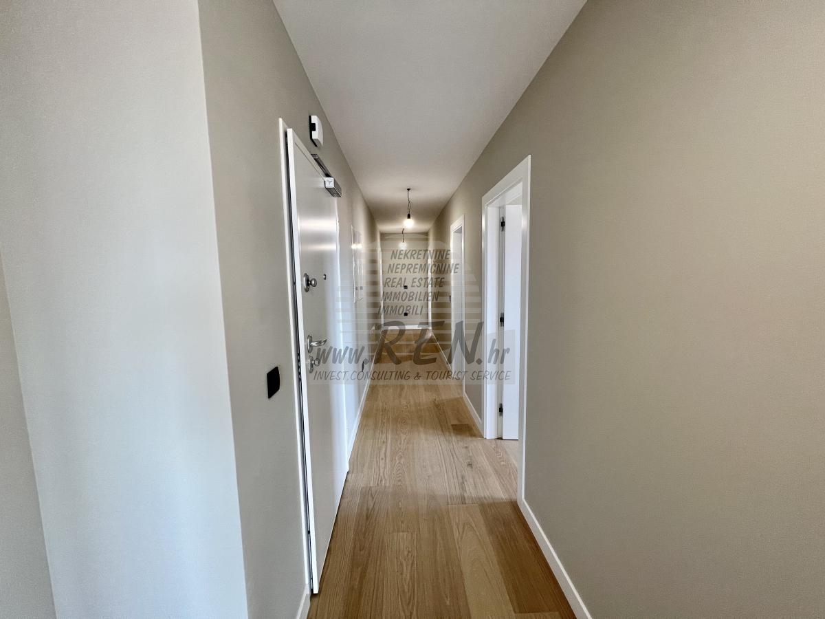 Apartment with a beautiful view of the sea - at the stage of construction 18
