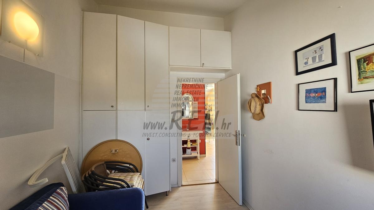Furnished Apartment with 2 Bedrooms and Sea View 10