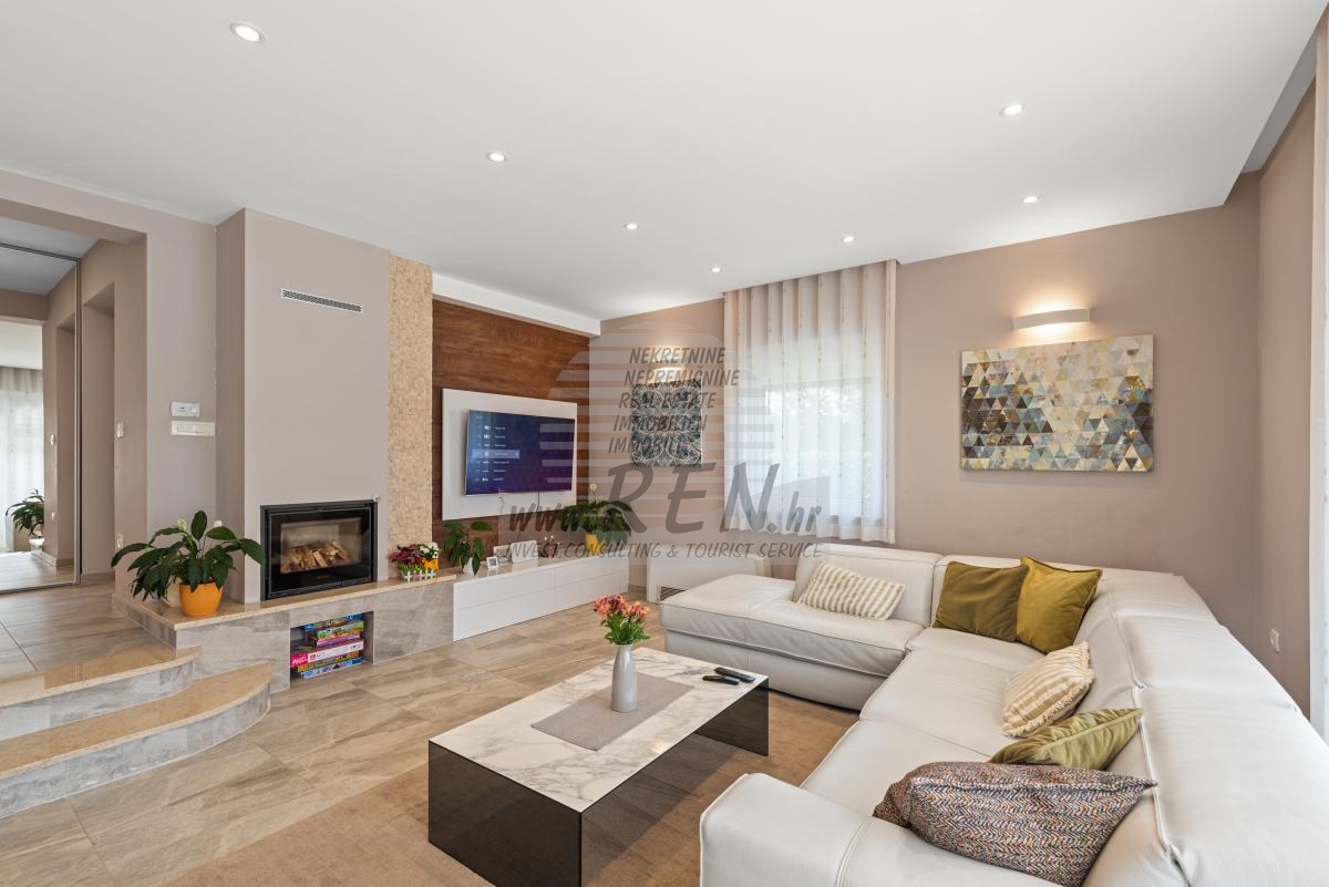 Haus mit Swimmingpool in ruhiger Lage in Novigrad 5