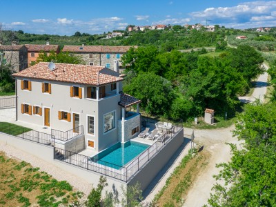 House with swimming pool near Buje 6