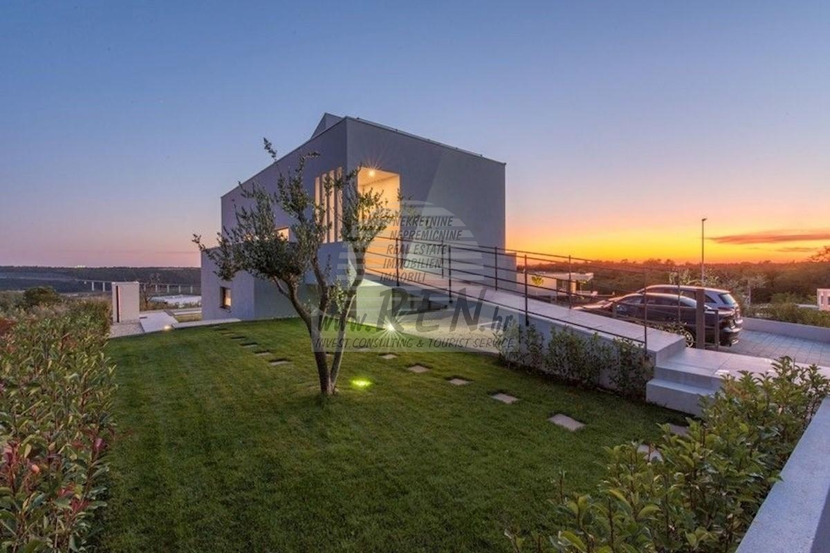 Modern Villa near Novigrad 4