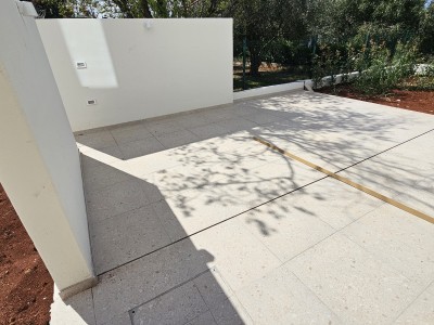 Luksuzni stan u prizemlju s privatnim vrtom – premium novogradnja, Novigrad 3