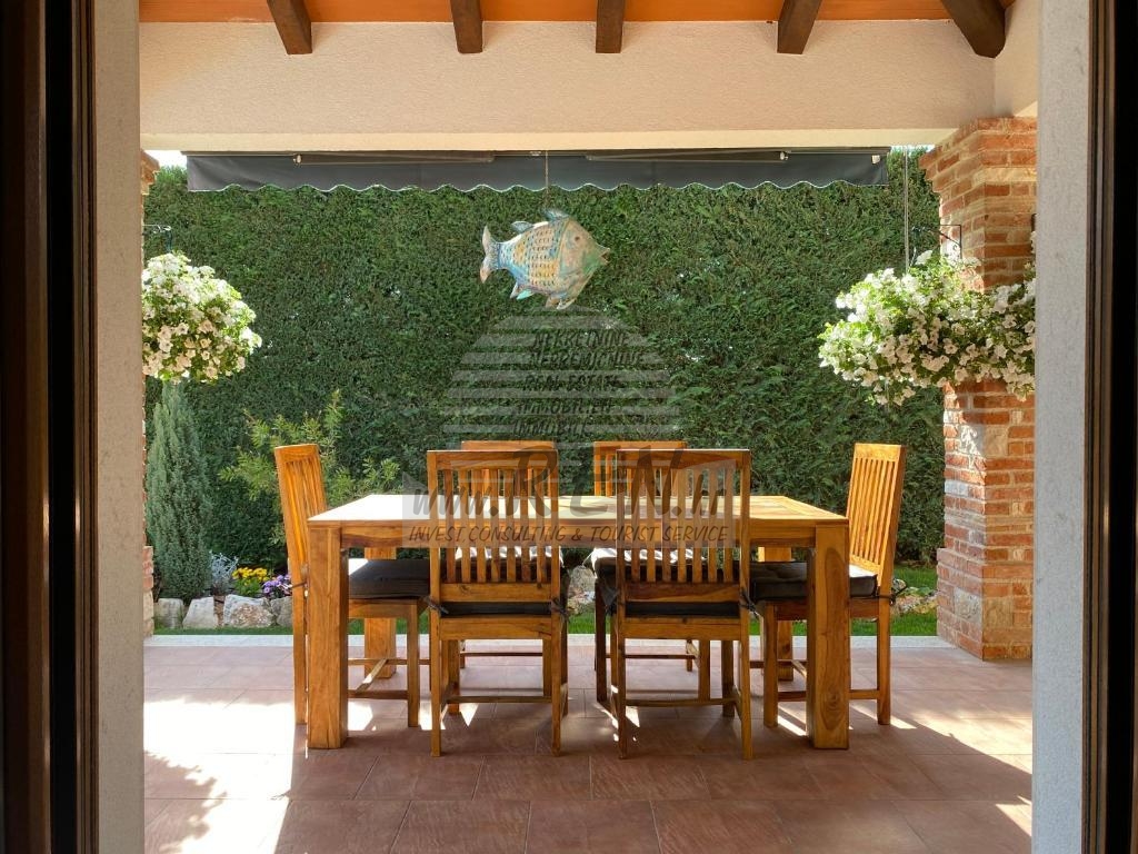 Mediterranean Villa with Pool – Just 300 m from the Sea 12