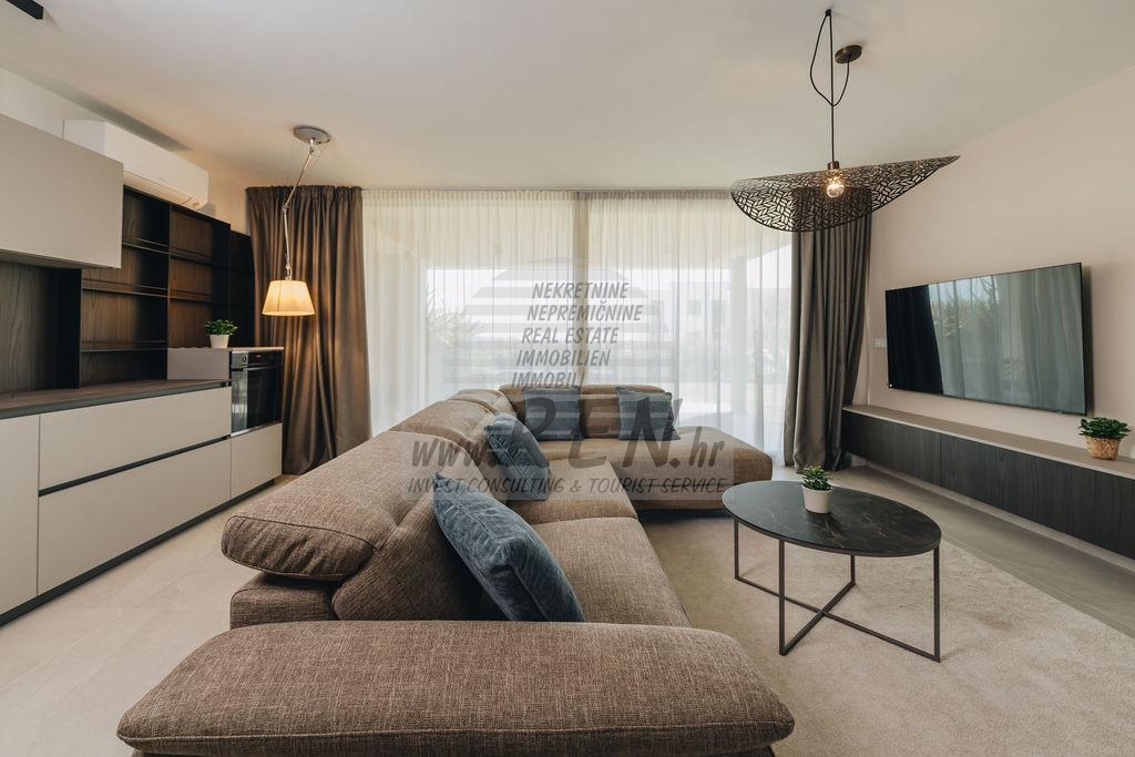 Luxus Immobilien Istrien, Zum Verkauf eine Exklusive Wohnung in Novigrad 2