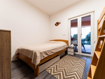 PRESTIGEHAUS MIT POOL – NUR 50 m VOM MEER 16