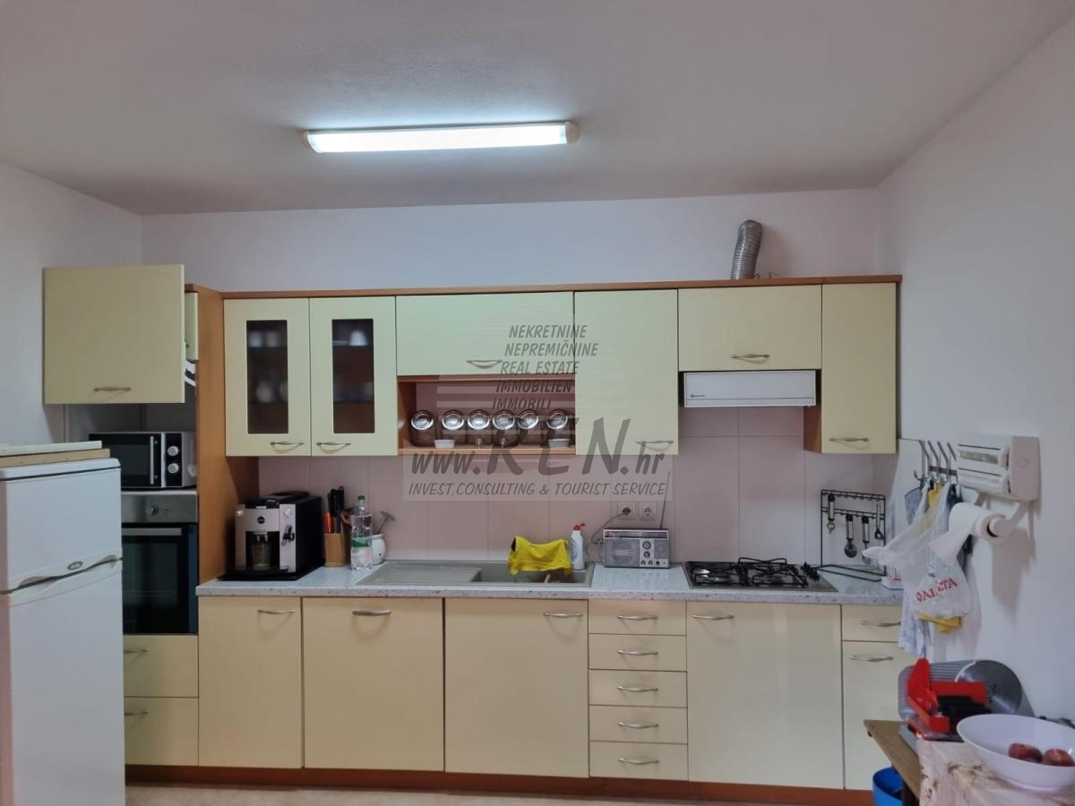 Samostojeća kuća sa dva stana u okolici Rovinja 18