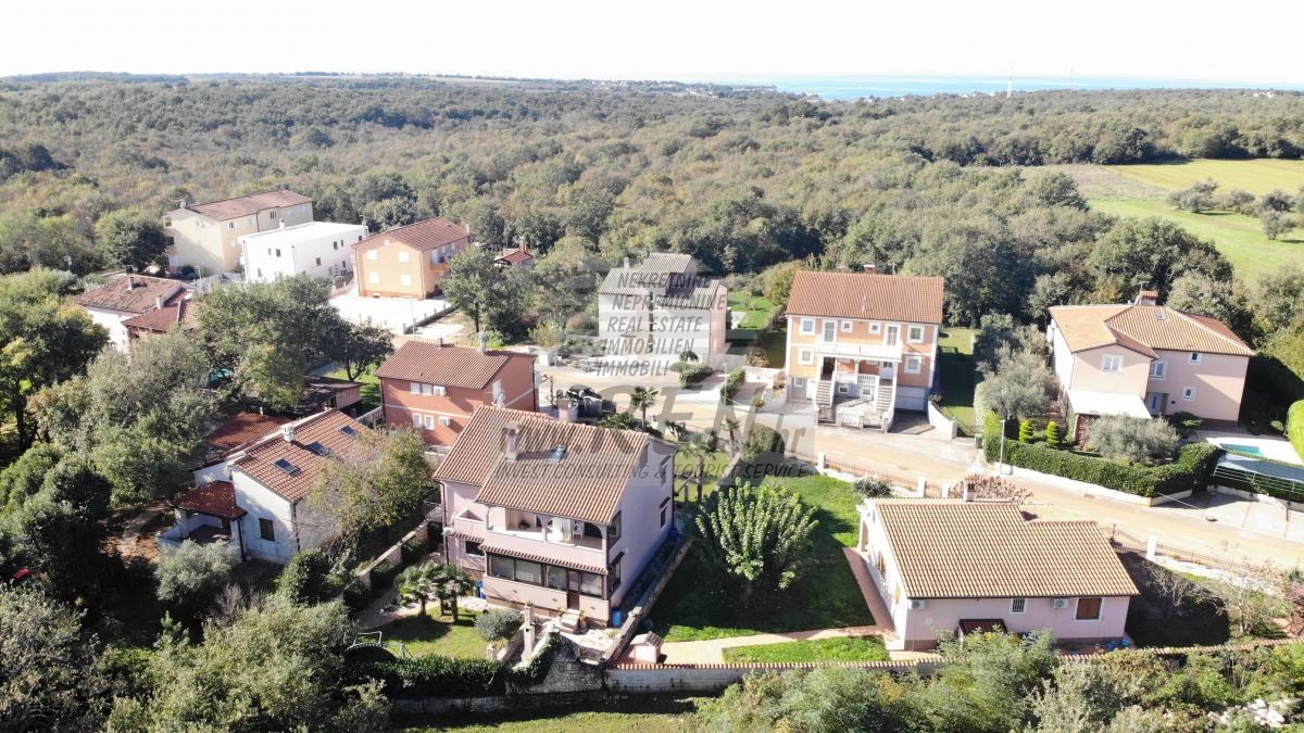 Einfamilienhaus in ruhiger Lage in der Nähe von Novigrad 10