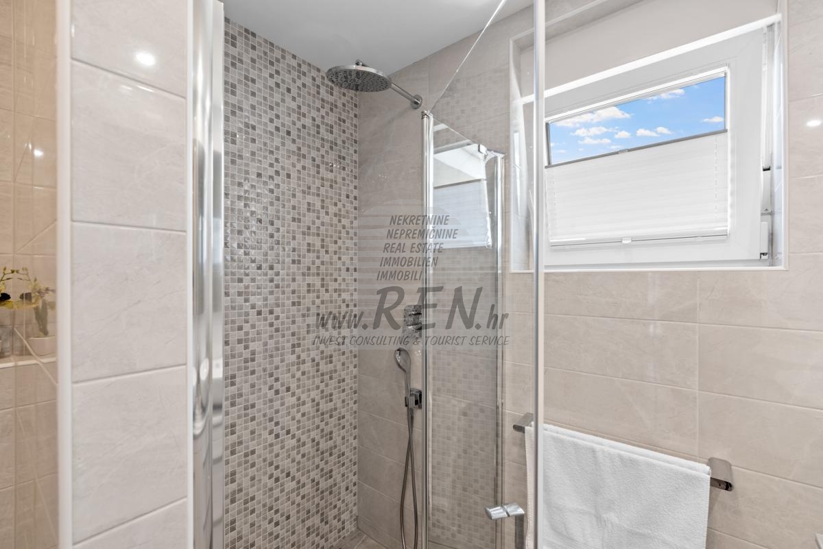 Haus mit Swimmingpool in ruhiger Lage in Novigrad 20