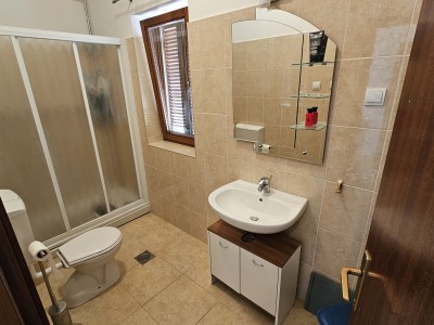 Obiteljski dom s vrtom i pogledom na more – Novigrad 15