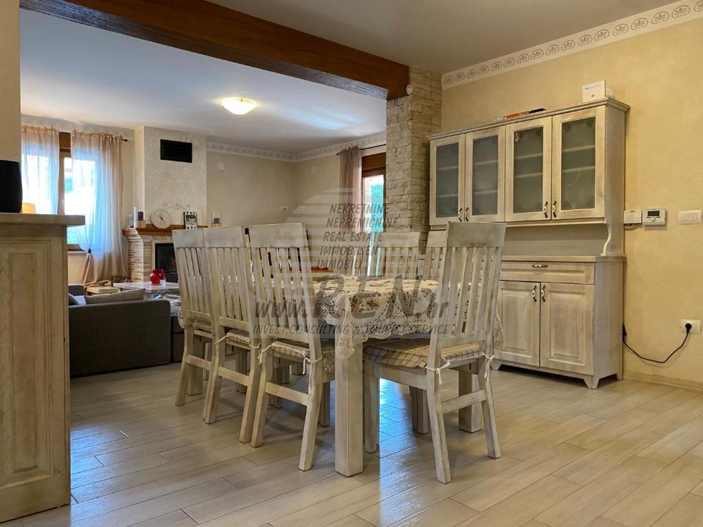 Mediterranean Villa with Pool – Just 300 m from the Sea 8