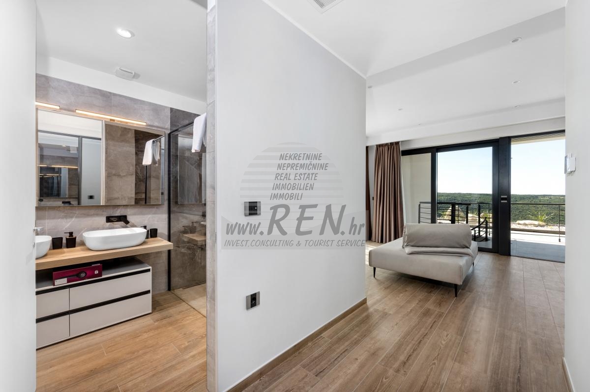 Luxury Villa with a unique view in Istria 27