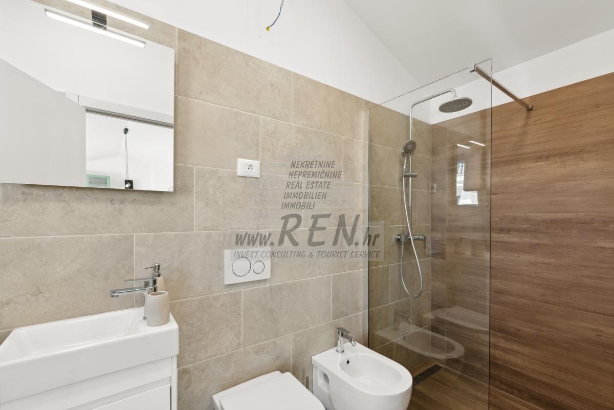 Luksuzna vila s bazenom u Brtonigli 39