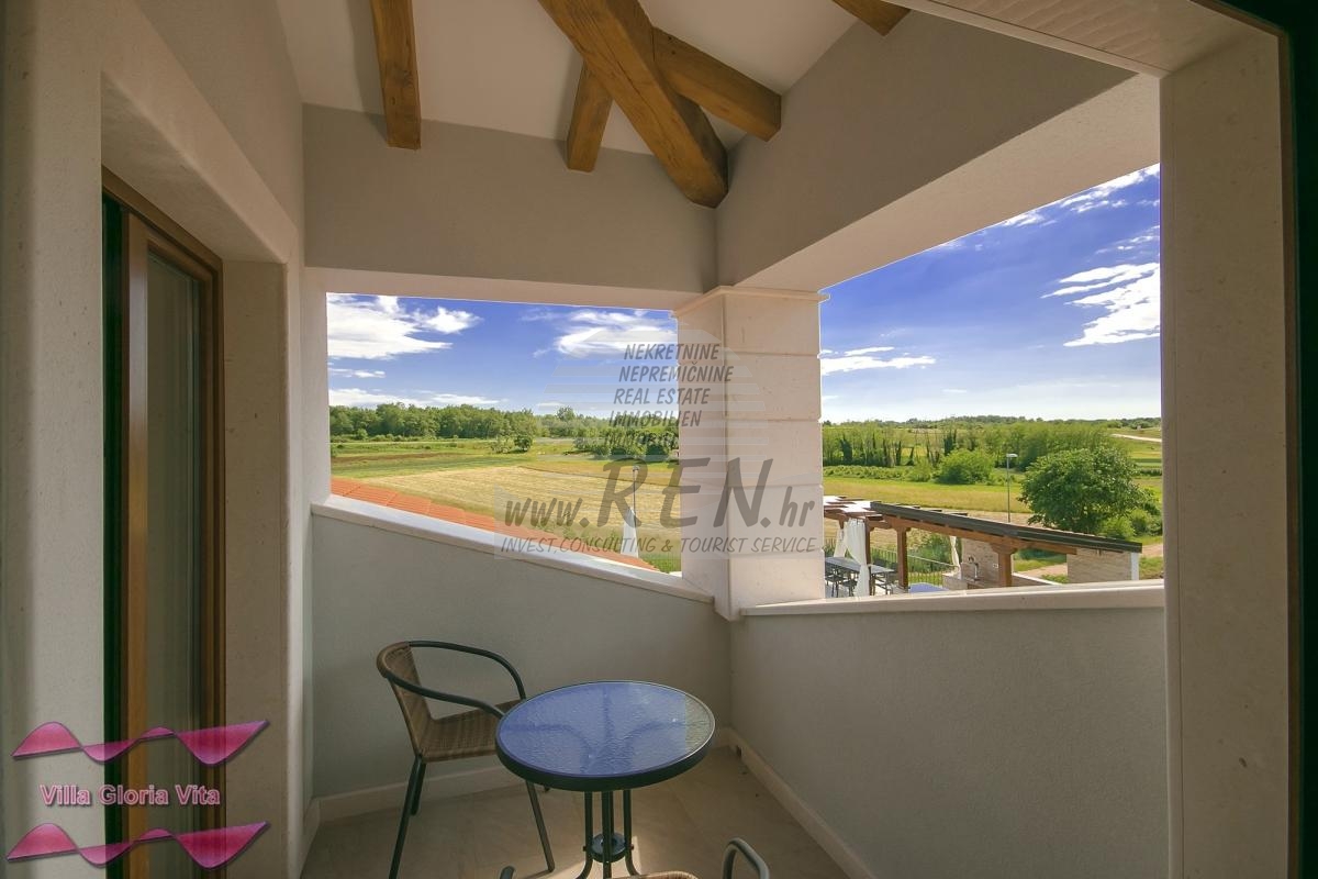 House with swimming pool near Brtonigla 22