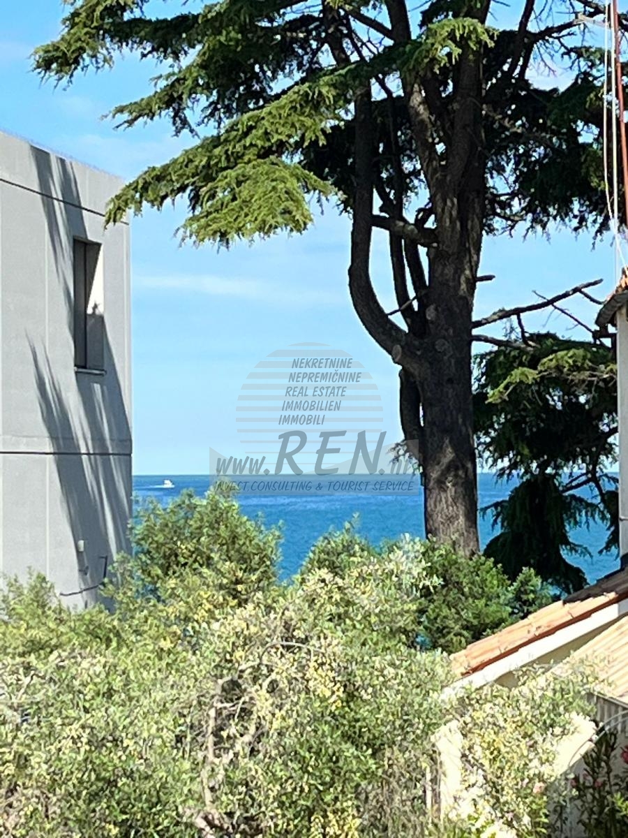 Stone Townhouse with Sea View – Novigrad Old Town 1