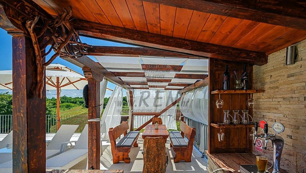 House with swimming pool near Brtonigla 7