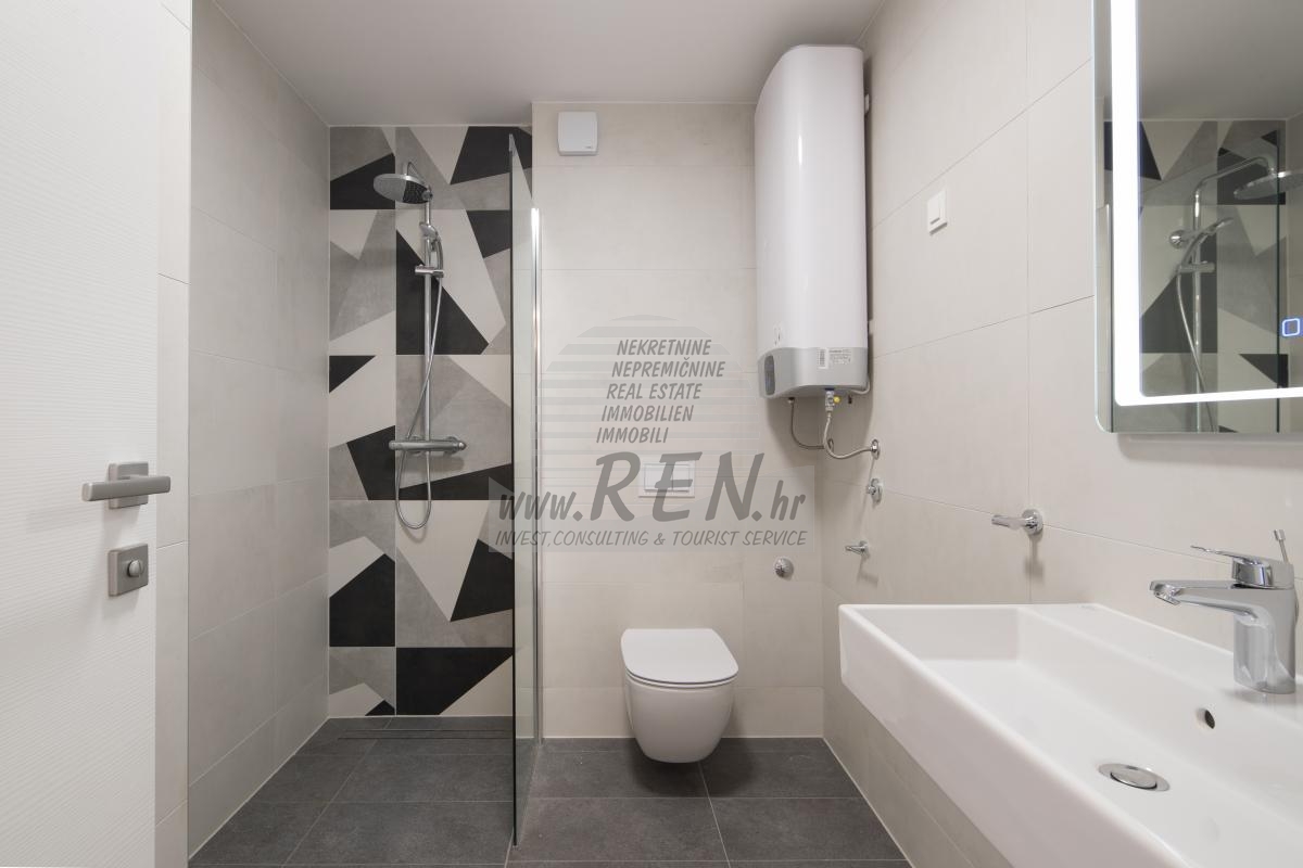 Apartment in Umag right next to the beach 4