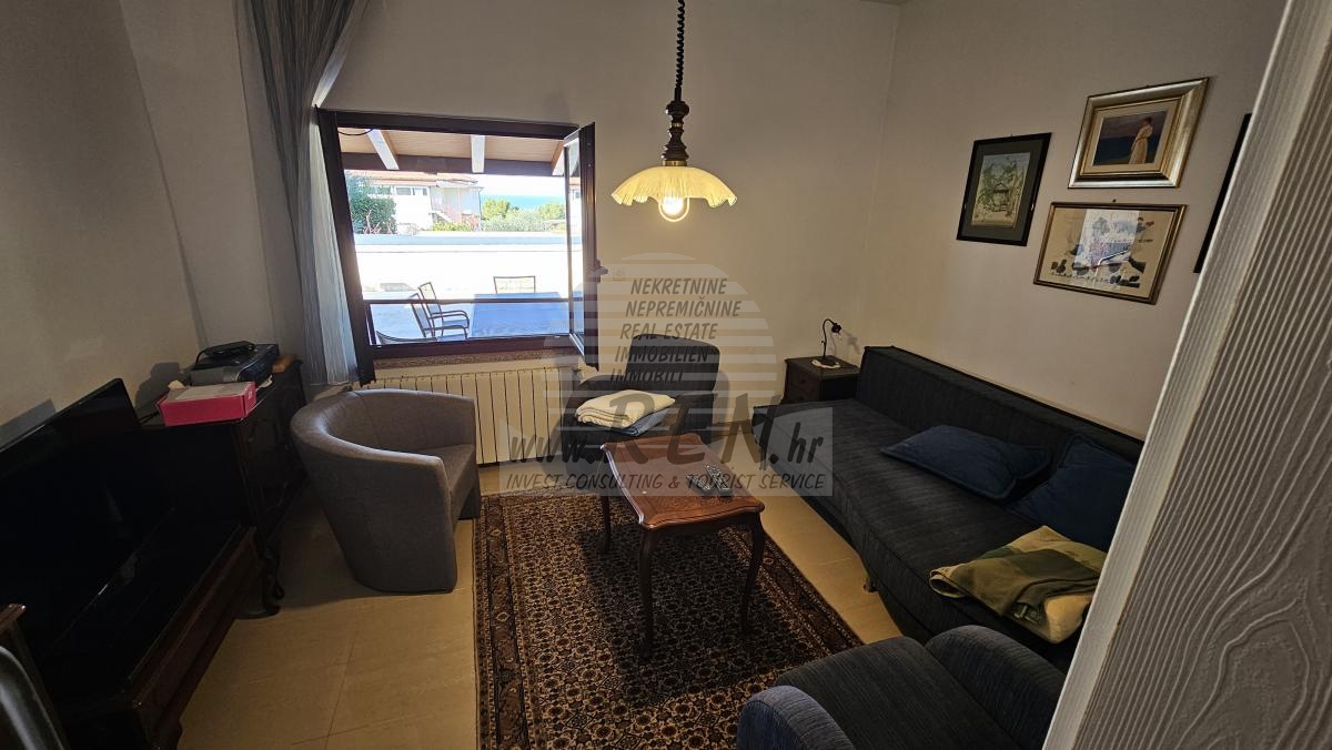 House near the sea with sea view 4