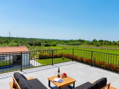 Luksuzna vila s bazenom u Brtonigli 17
