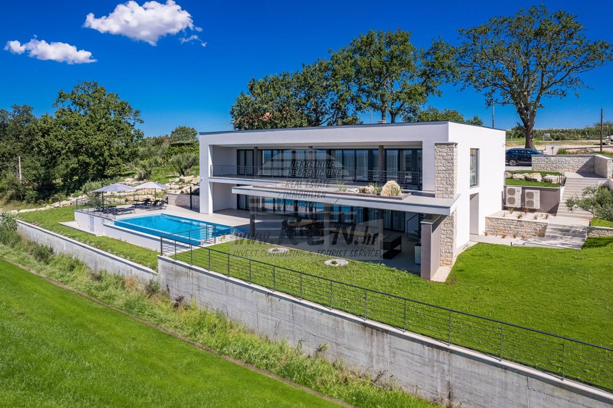 Luxury Villa with a unique view in Istria 22