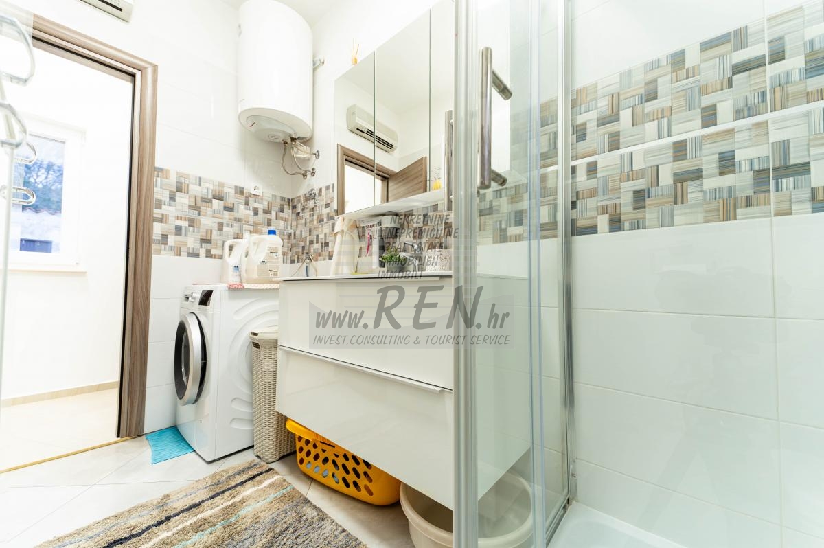 PRESTIGEHAUS MIT POOL – NUR 50 m VOM MEER 19