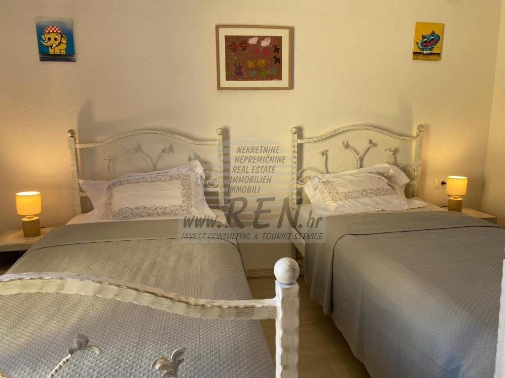 Mediterranean Villa with Pool – Just 300 m from the Sea 11