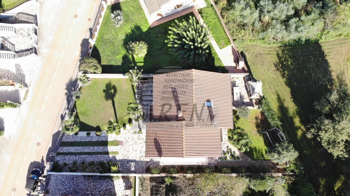 Einfamilienhaus in ruhiger Lage in der Nähe von Novigrad 8
