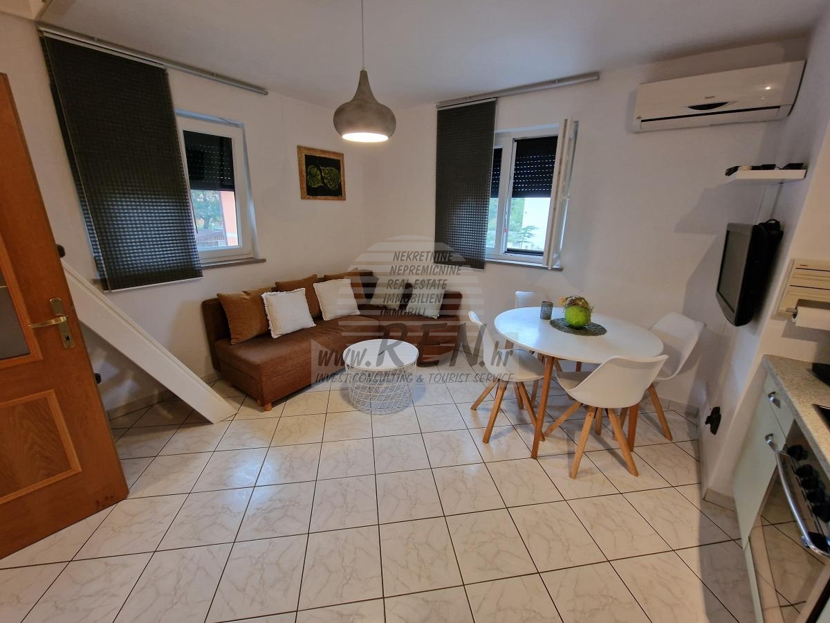 Einfamilienhaus in ruhiger Lage in der Nähe von Novigrad 30