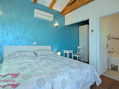 House with swimming pool near Brtonigla 21