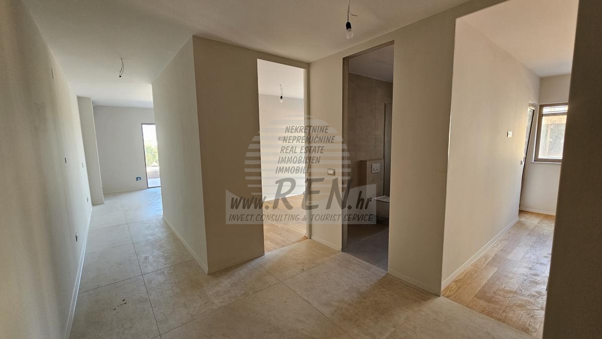 Erdgeschosswohnung in der Nähe des Strandes und des Zentrums von Umag - in Gebäude 3