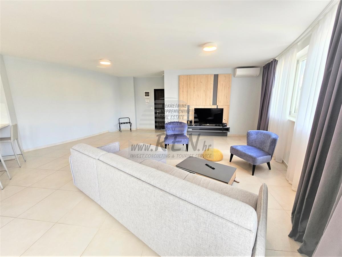 Penthouse in the first row to the sea 5
