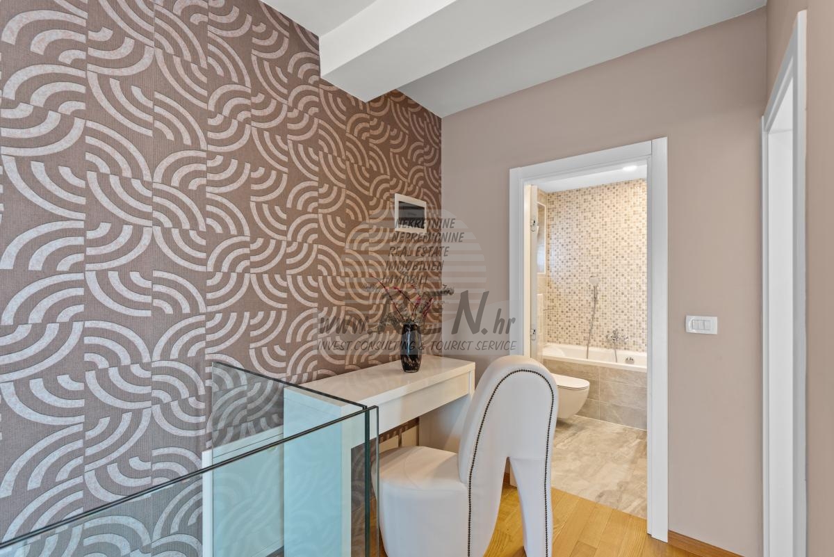 Haus mit Swimmingpool in ruhiger Lage in Novigrad 30
