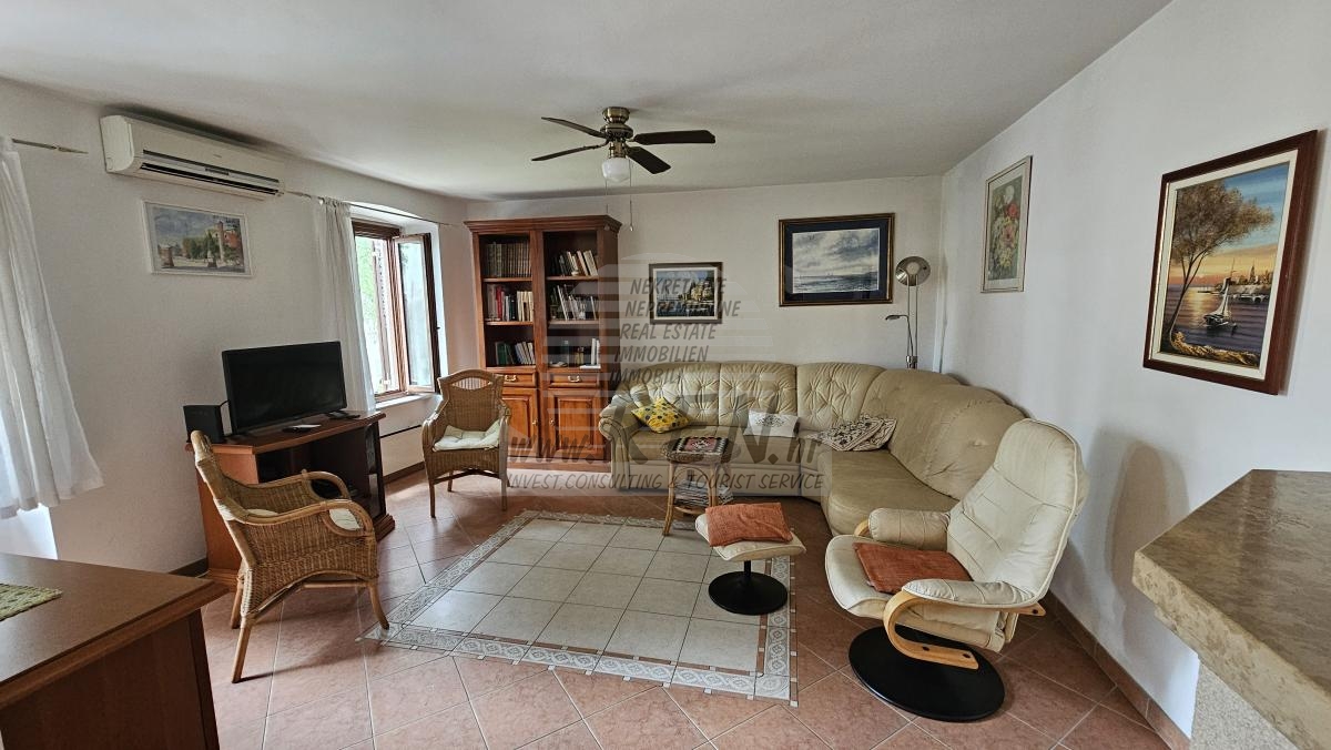 Stone Townhouse with Sea View – Novigrad Old Town 2