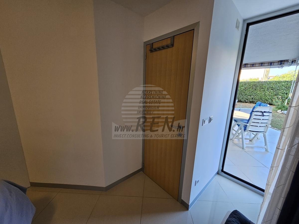 Apartment in Novigrad 15