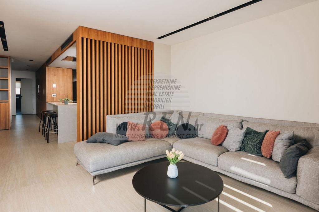 Luxuriöse Wohnung zum Verkauf im schönen Novigrad mit Meerblick 12