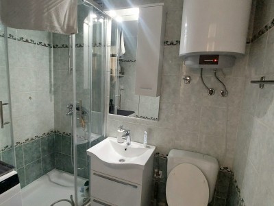 Apartment with Gallery – cozy second floor unit near the sea 9