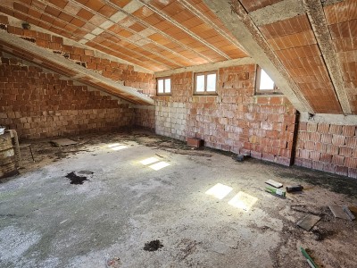 House for adaptation with a view of the sea 8