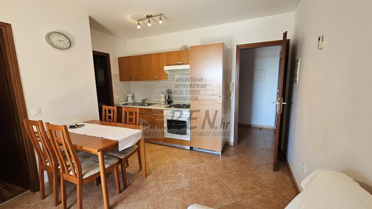 Stan s dva zasebna apartmana, bazenom i pogledom na more 2