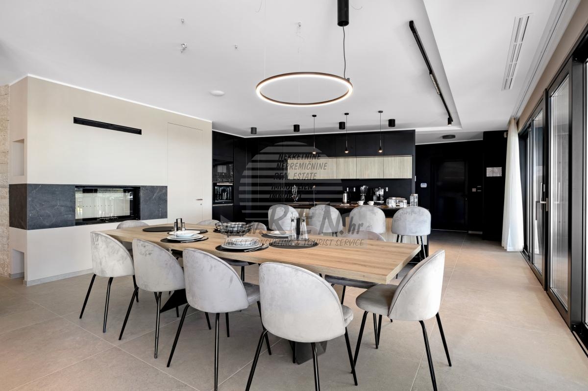 Luxury Villa with a unique view in Istria 16