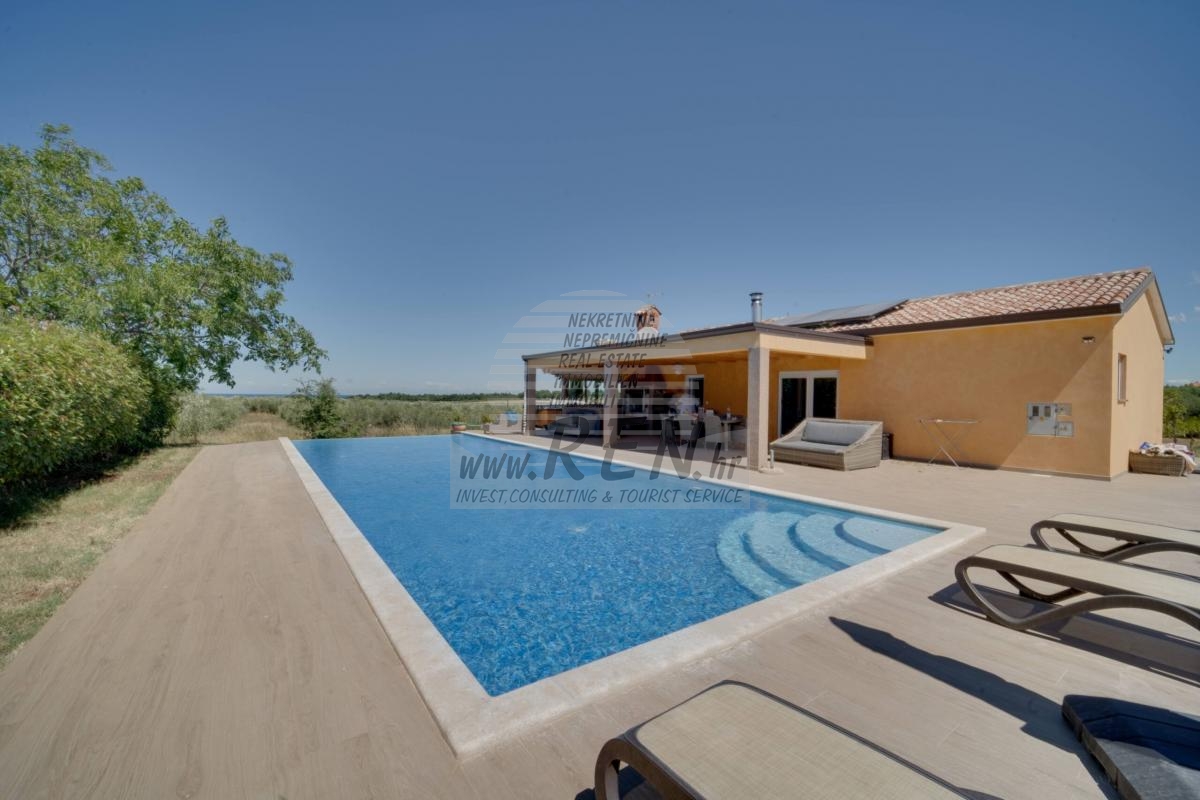 House with pool and sea view near Novigrad 7