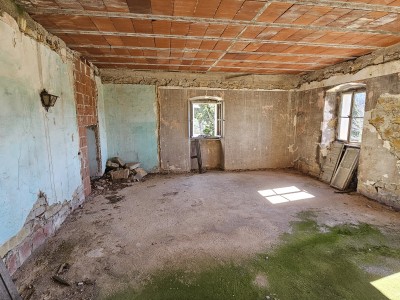 House for adaptation with a view of the sea 6