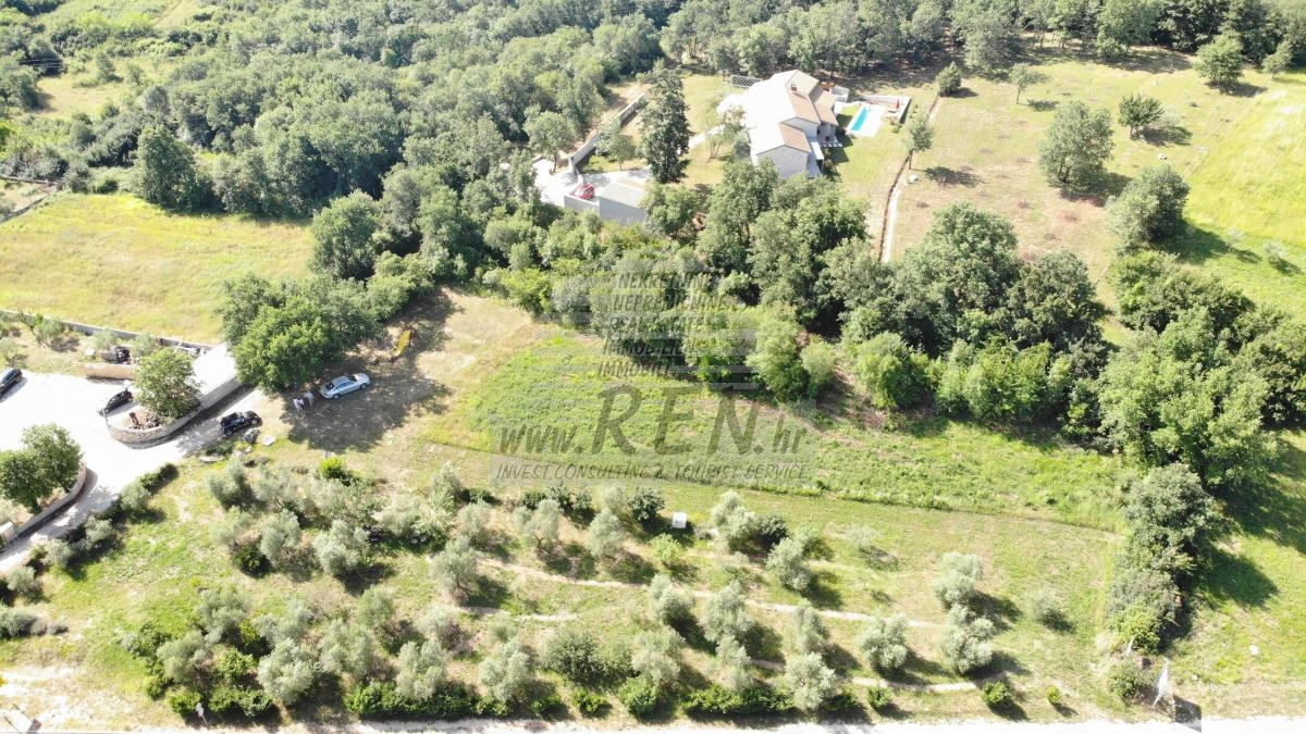 Građevinsko zemljište sa potencijalom blizu poznatih vinarija 2