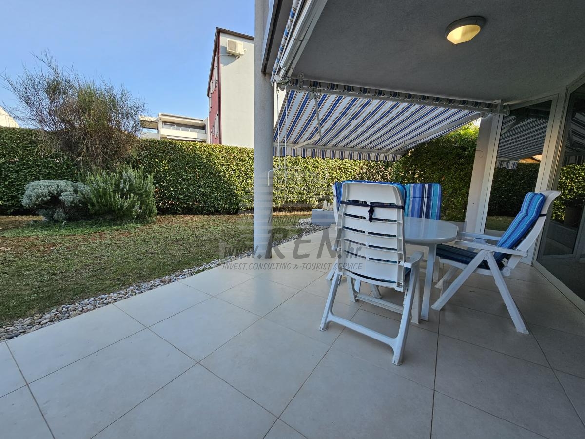 Apartment in Novigrad 12