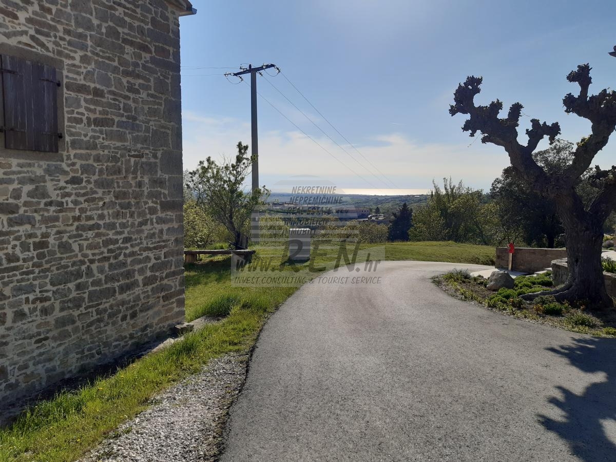 STARA ISTRSKA HIŠA Z EDINSTVENO POZICIJO IN POGLEDOM NA MORJE 10