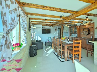 House with swimming pool near Brtonigla 23