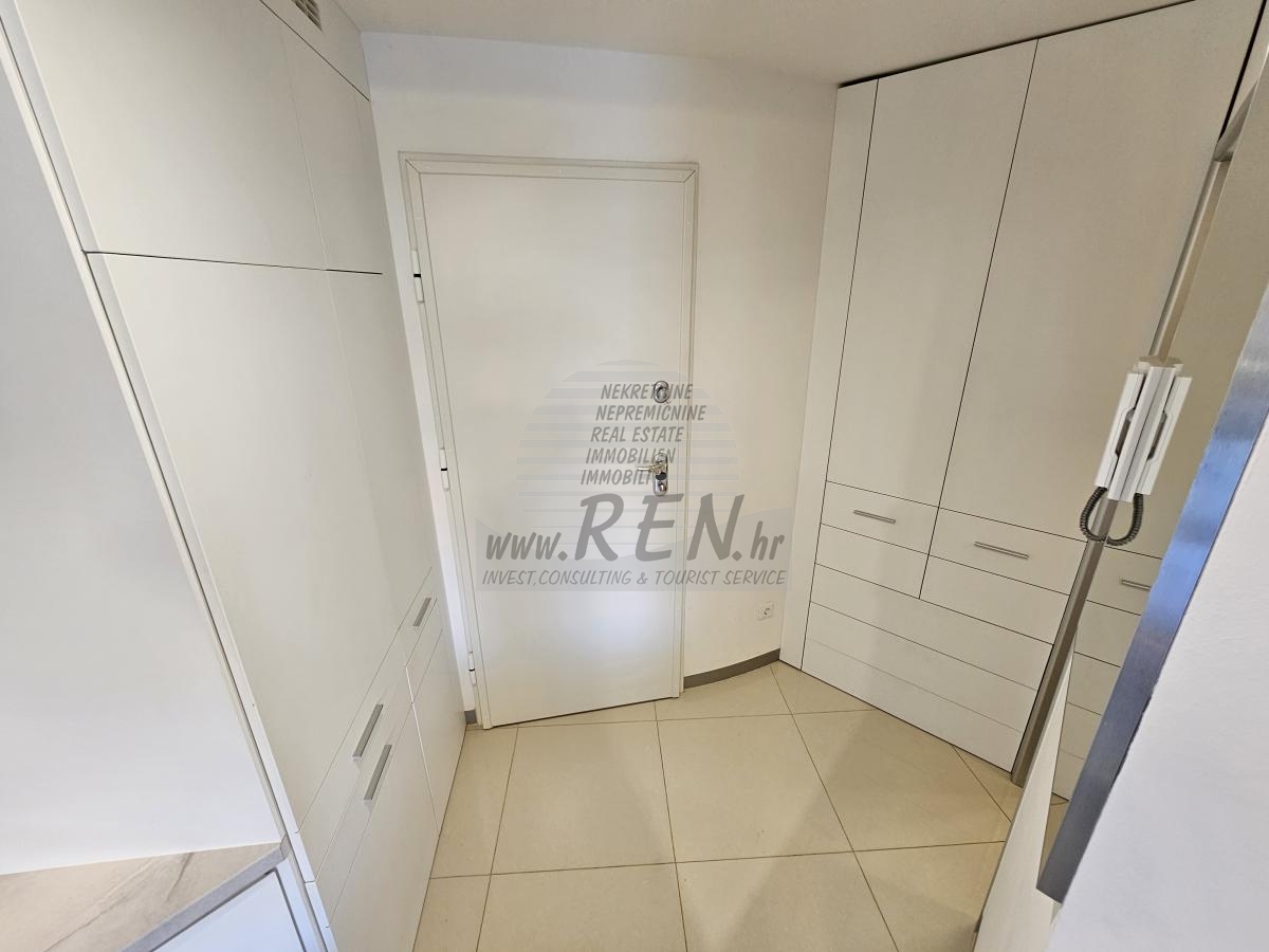 Apartment in Novigrad 20