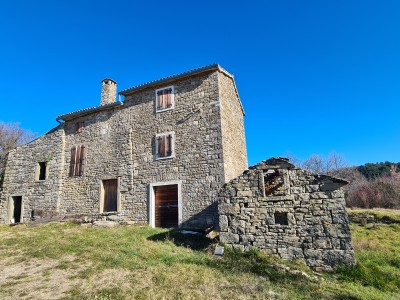 OLD ISTRIAN HOUSE WITH A UNIQUE POSITION AND SEA VIEW