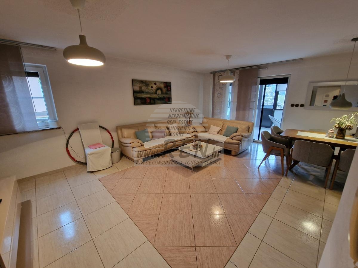 Einfamilienhaus in ruhiger Lage in der Nähe von Novigrad 12