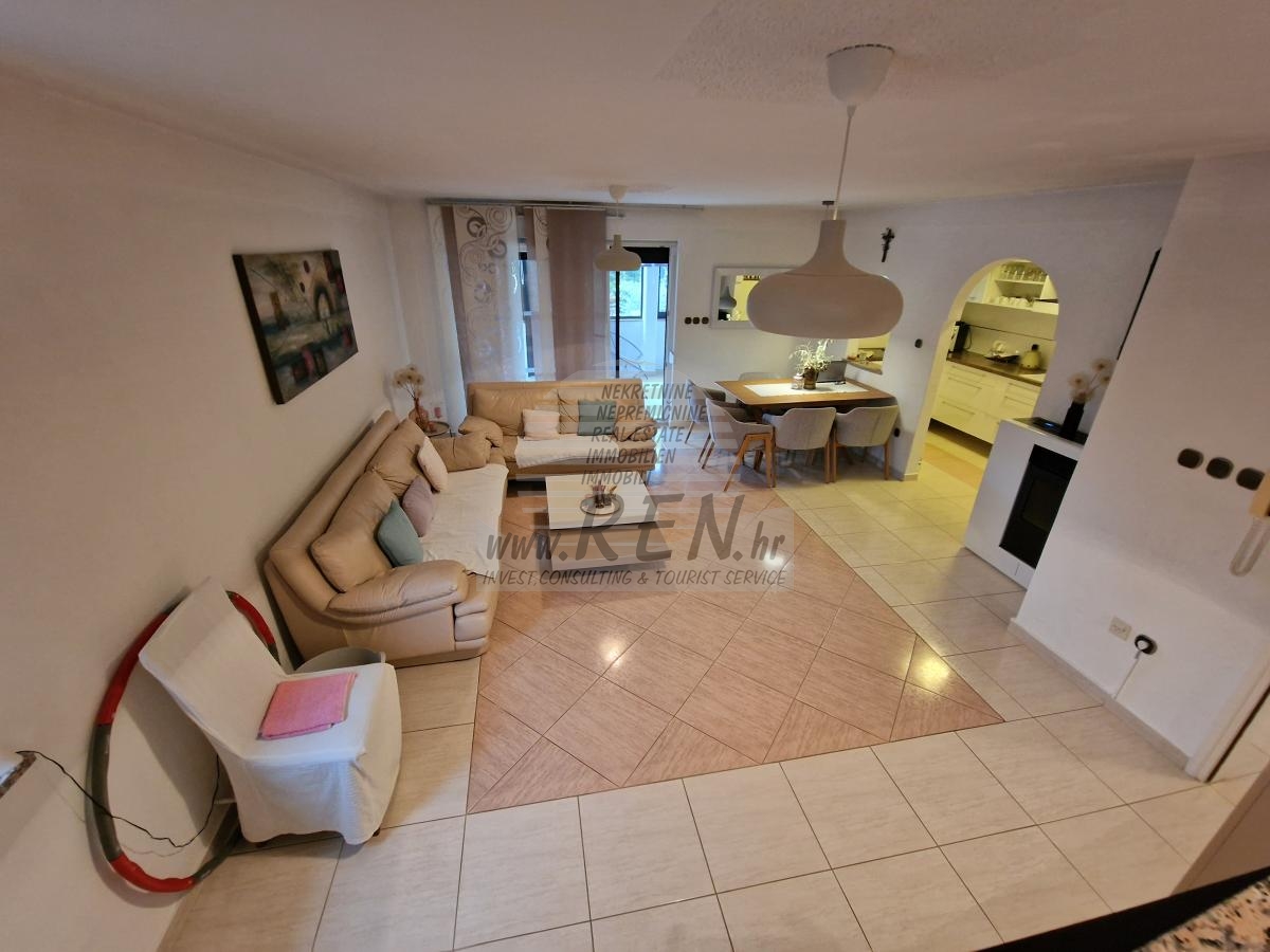 Einfamilienhaus in ruhiger Lage in der Nähe von Novigrad 18